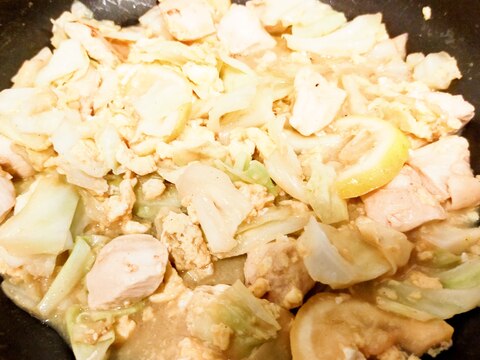 鶏と卵のレモン汁炒め